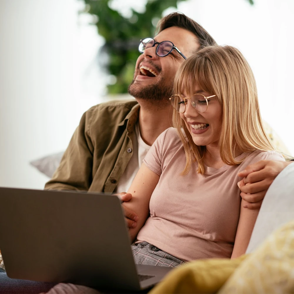 relocation consultant with a client