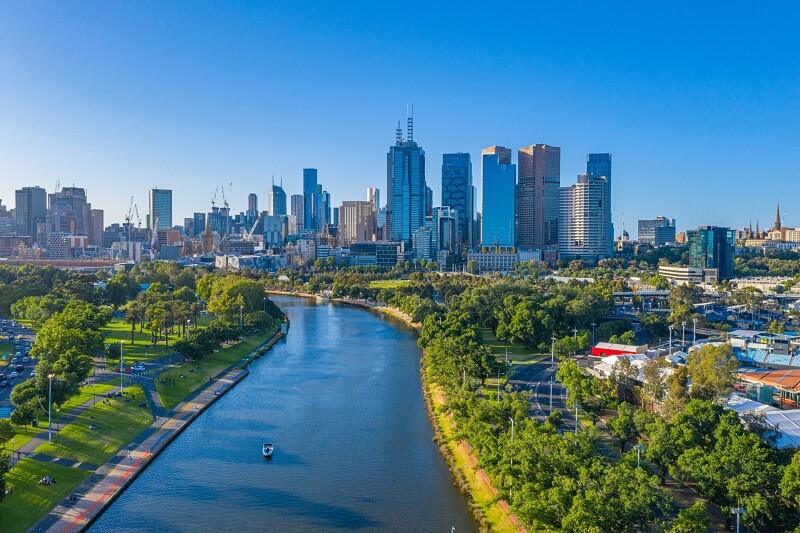 Moving_to_Melbourne_-_Yarra_River_Skyline